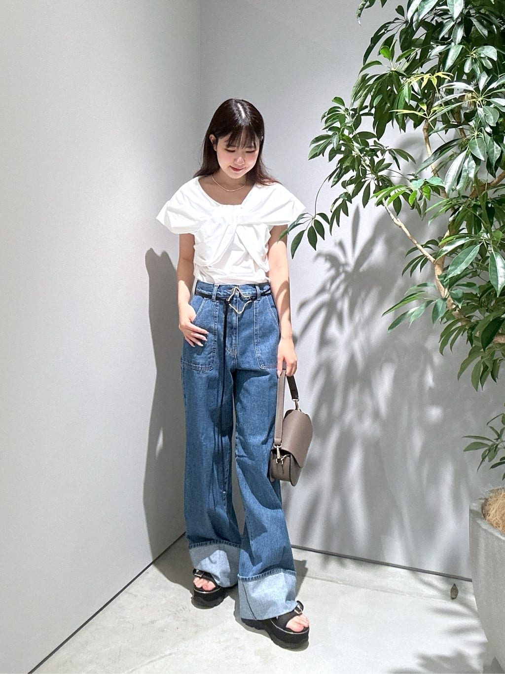 Renoさんの「INDIVI｜ロールアップデニム」を使ったコーディネート