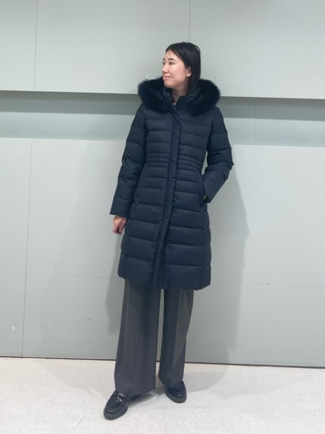 hitomiさんの「UNTITLED｜【はっ水機能/フード取り外し可/防寒】ロングダウンコート」を使ったコーディネート