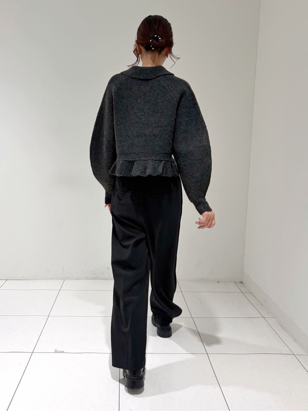 shioriさんの「INDIVI｜Comfy SET UP｜イージーストレートワイドパンツ【セットアップ対応／通勤/カセット服】」を使ったコーディネート