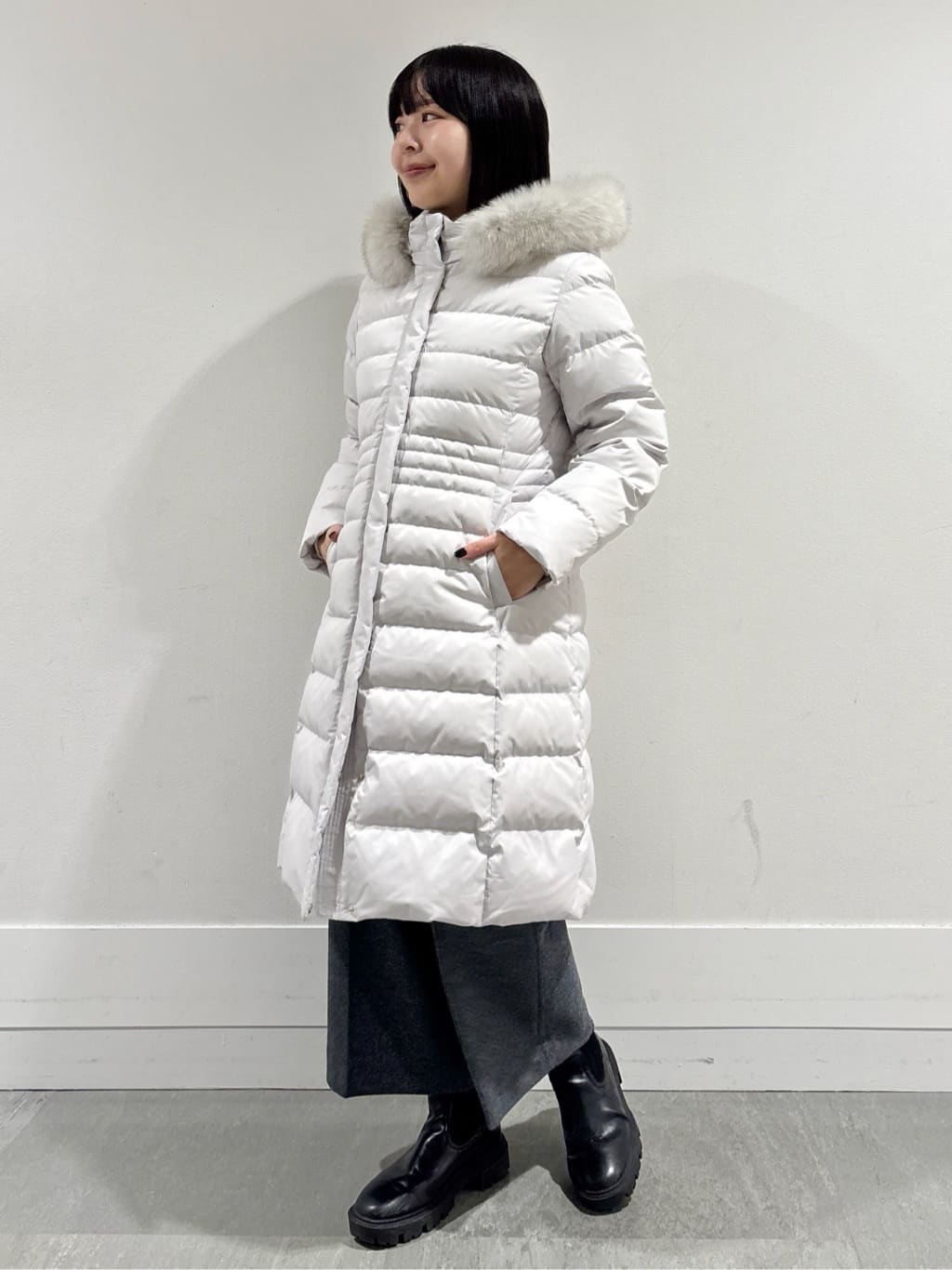 モエカさんの「UNTITLED｜【はっ水機能/フード取り外し可/防寒】ロングダウンコート」を使ったコーディネート