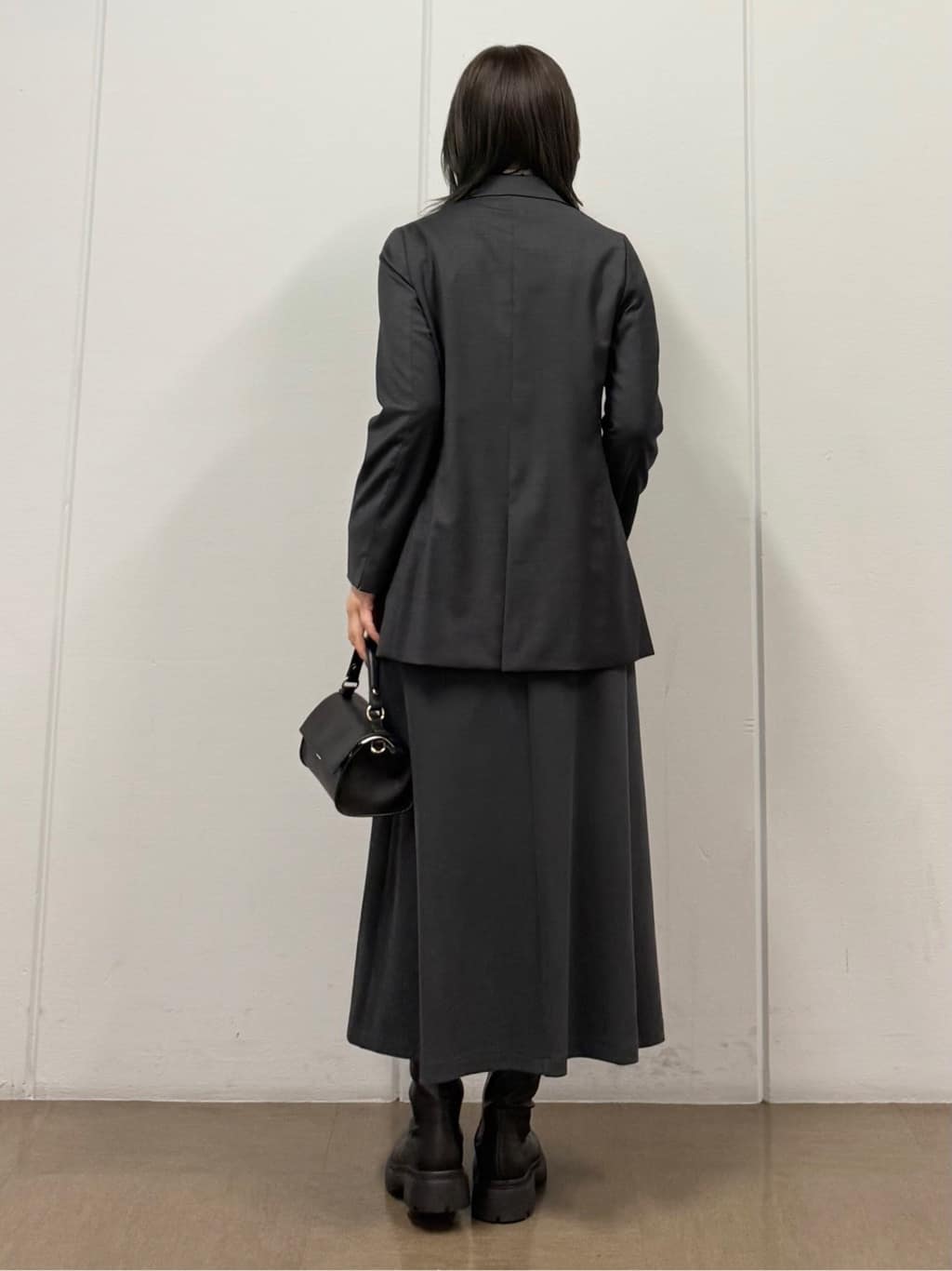 mizukiさんの「INDIVI｜【日本製／スーツ／通勤】シルクウールストレッチ ダブルジャケット」を使ったコーディネート