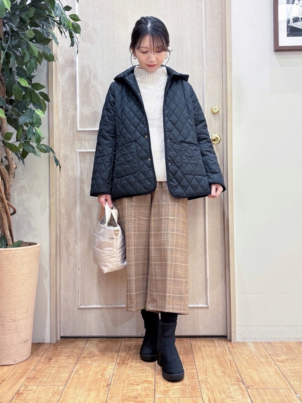 なみさんの「SHOO･LA･RUE｜【洗濯機可/S-LL】きちんと見えする あったか裏起毛ガウチョパンツ」を使ったコーディネート