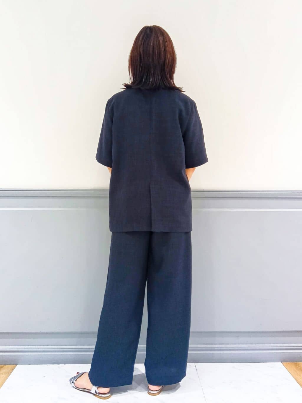 なっちゃんさんの「grove｜軽やかに羽織れて、きちんと見え ハーフスリーブテーラードジャケット」を使ったコーディネート