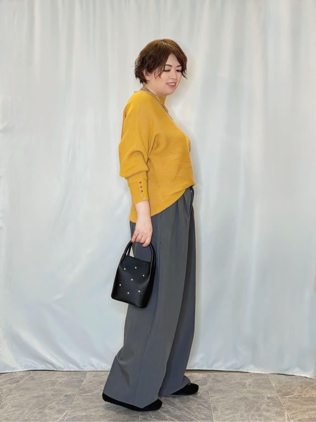 たみさんの「SHOO･LA･RUE｜【洗濯機可/S-LL】すっきり上品きれい見え タックワイドパンツ」を使ったコーディネート