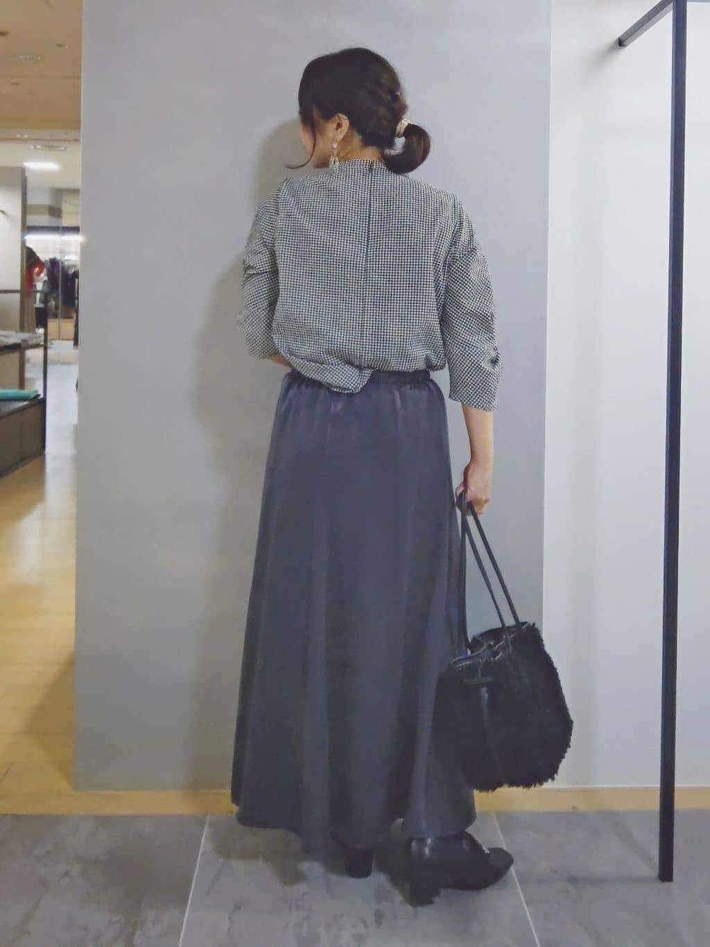 TOMOMIさんの「INDIVI｜ボアミドルバッグ」を使ったコーディネート