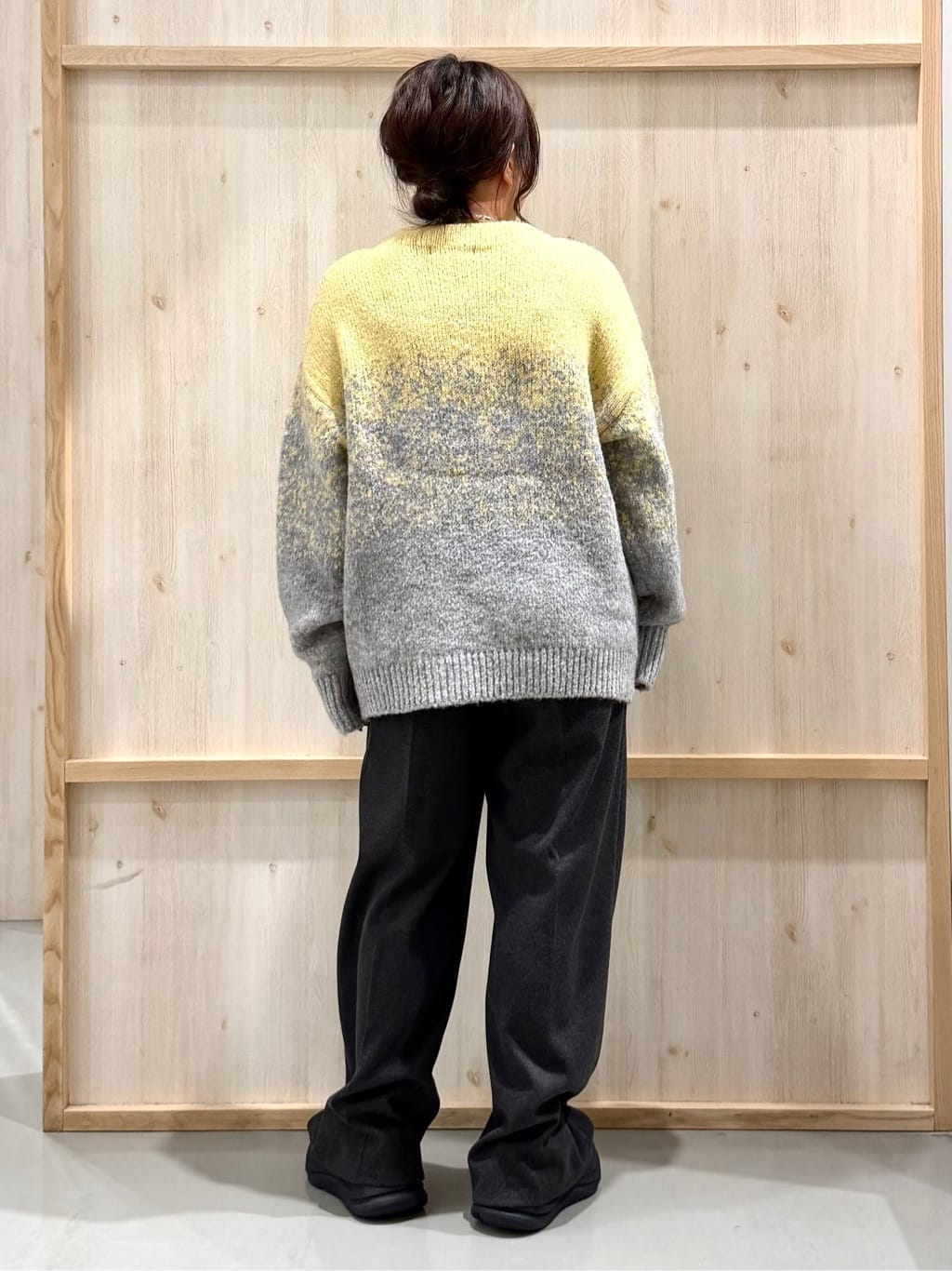 nanaさんの「THE SHOP TK｜バルキーブレンドヤーンニットプルオーバー」を使ったコーディネート