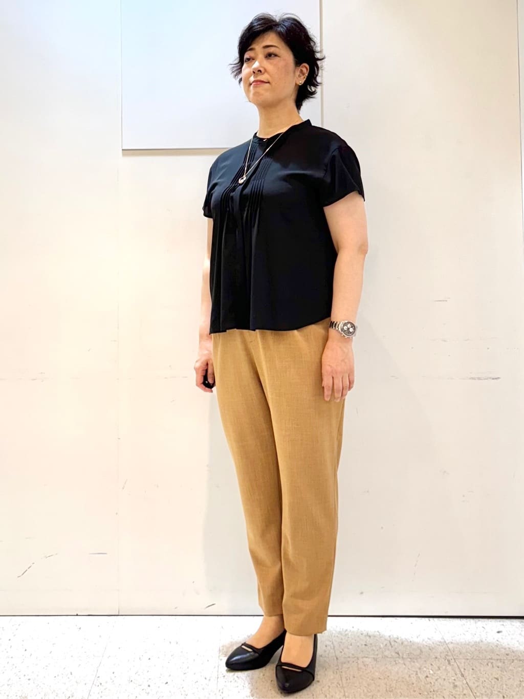ヤスコさんの「Reflect｜【インナーに◎／すっきり見え！長め丈】タックデティールブラウス」を使ったコーディネート