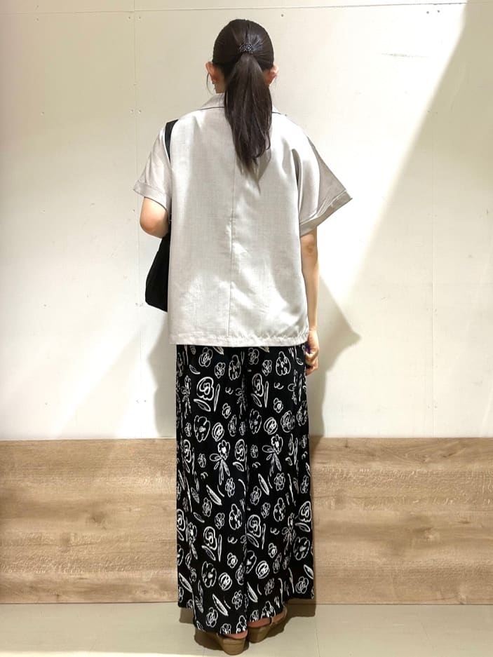 花さんの「SHOO･LA･RUE｜【洗える/ひんやり／前後2WAY】テレコタンクトップ」を使ったコーディネート