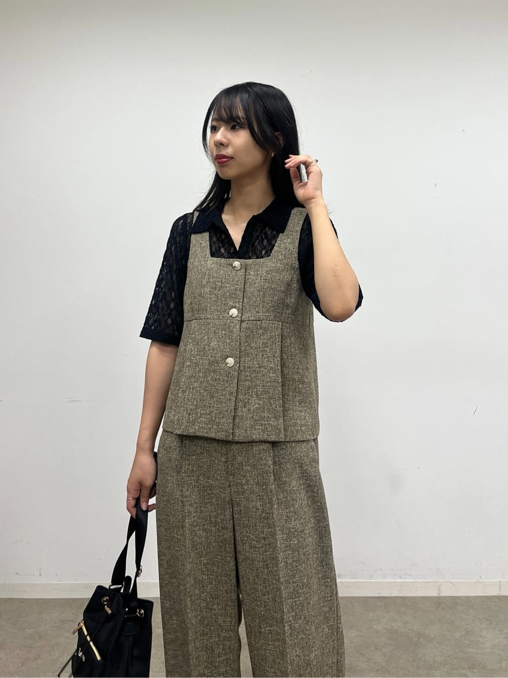 cotaniさんの「SHOO･LA･RUE｜【S-LL/5分袖】大人の抜け感 襟付きレーストップス」を使ったコーディネート