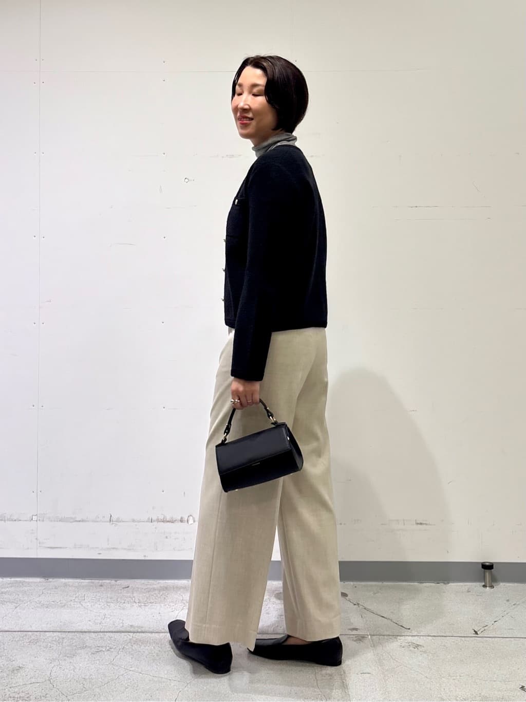 yuriさんの「INDIVI｜【洗える／薄手／ラメ】シアーラメニット」を使ったコーディネート