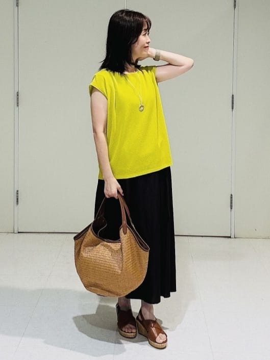 makiさんの「UNTITLED｜【ジャージ素材】インナードッキングシアーカットソー」を使ったコーディネート