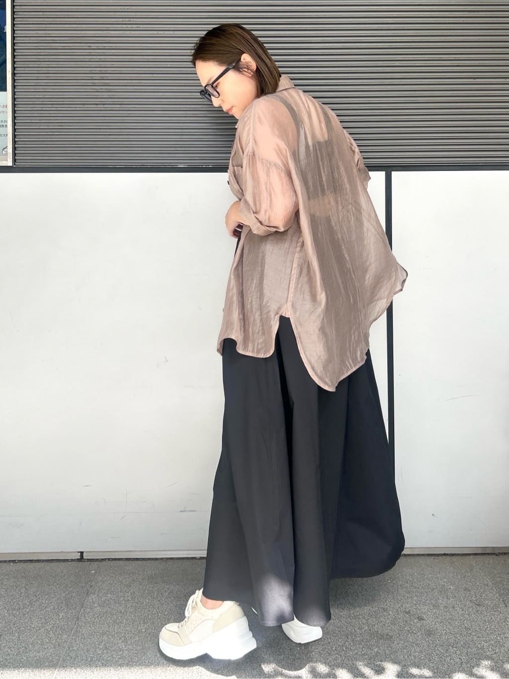 machikoさんの「ESPERANZA｜【EC先行販売】グリッター&times;ツイード ラインストーンスニーカー」を使ったコーディネート