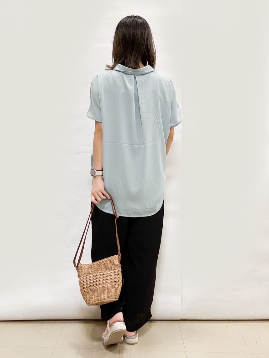 bulさんの「SHOO･LA･RUE｜【洗える/S-LL/プチプラ】さらっとすっきりきれい見え スキッパーブラウス」を使ったコーディネート