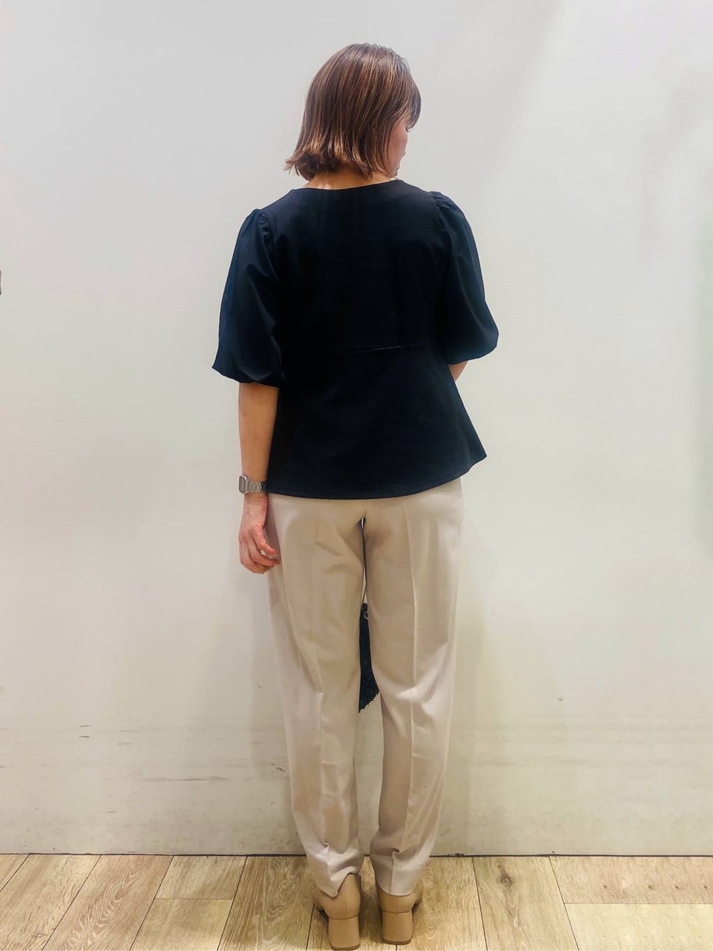 YUKOさんの「index｜《S-LLサイズ》バルーンスリーブペプラムトップス【洗濯機洗い可／接触冷感／UVケア】」を使ったコーディネート