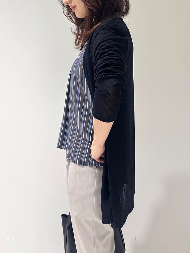 そんさんの「INDIVI｜【洗える／通勤】無地＆マルチストライプ柄Vネックブラウス」を使ったコーディネート