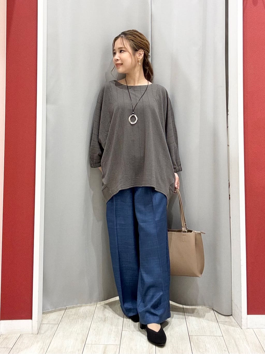 shioさんの「SHOO･LA･RUE｜【S-LL/7分袖】ゆるシルエットが心地よい ドルマントップス」を使ったコーディネート
