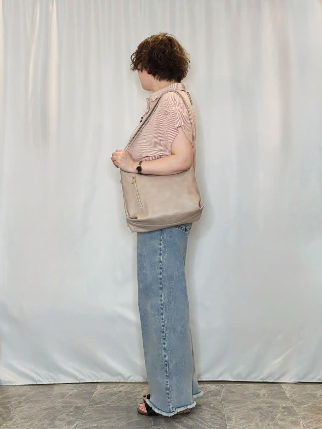 たみさんの「SHOO･LA･RUE｜【S-LL/裏ひんやり/ストレッチ】ワイドストレートデニムパンツ」を使ったコーディネート