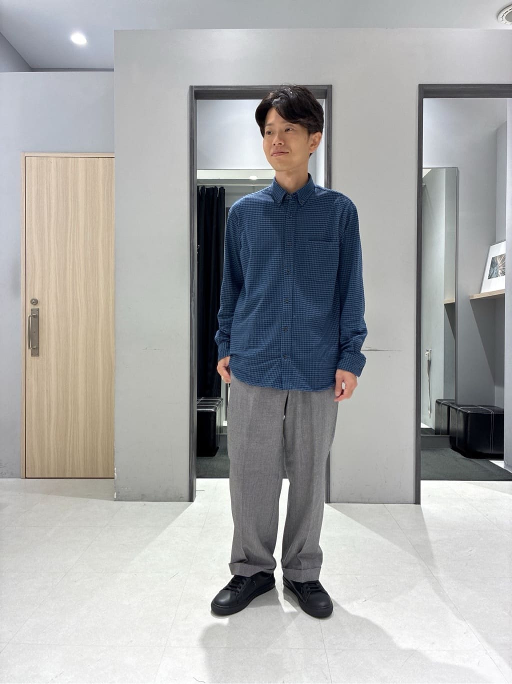 わいずみさんの「TAKEO KIKUCHI｜【3D ナイロン ストレッチ】ジップアップ フードブルゾン」を使ったコーディネート