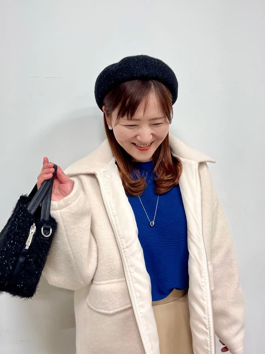 ゆっきーさんの「SHOO･LA･RUE｜【S-LL】大人の抜け感 合皮フレアスカート」を使ったコーディネート