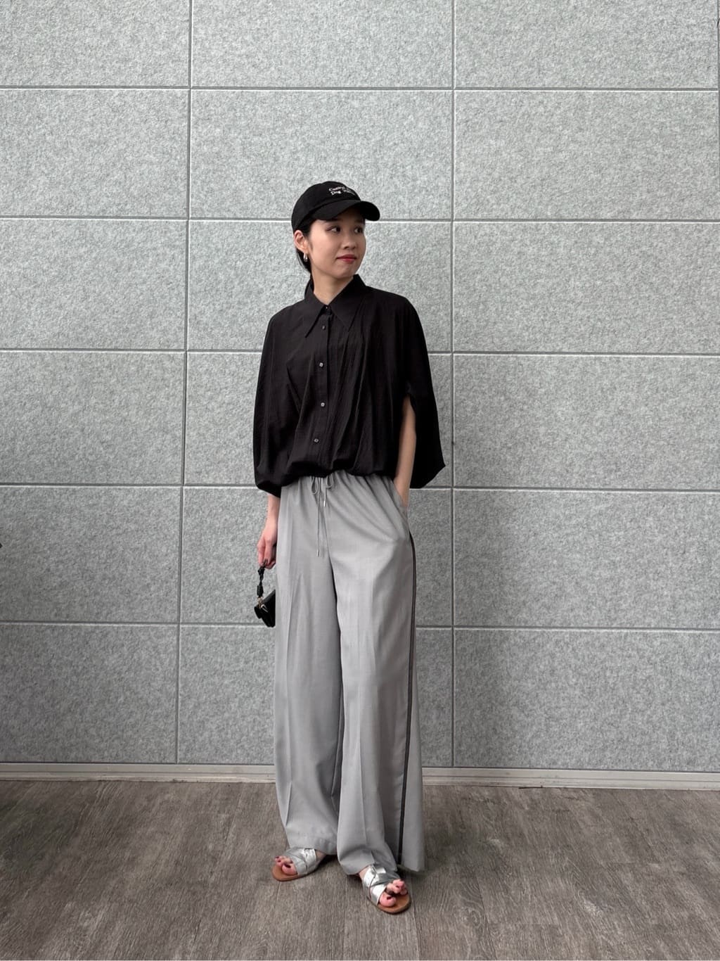 ひなさんの「INDIVI｜バルーンフォルムブラウス」を使ったコーディネート