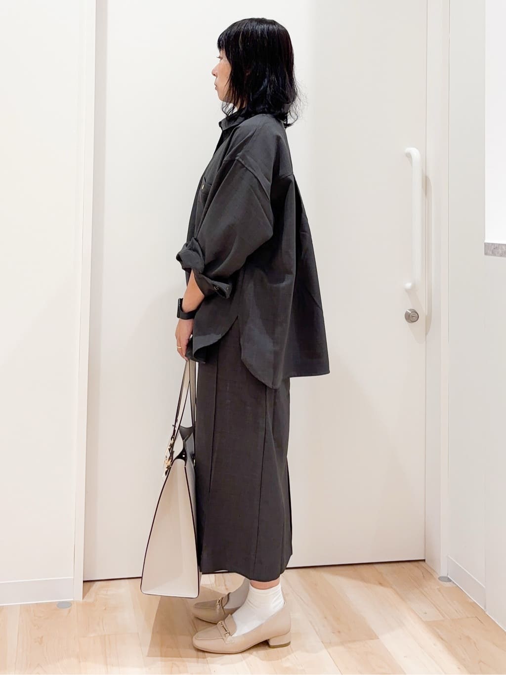 miraiさんの「grove｜【カセット服/選べる着丈】洗濯機で洗えるオーバーシャツ」を使ったコーディネート