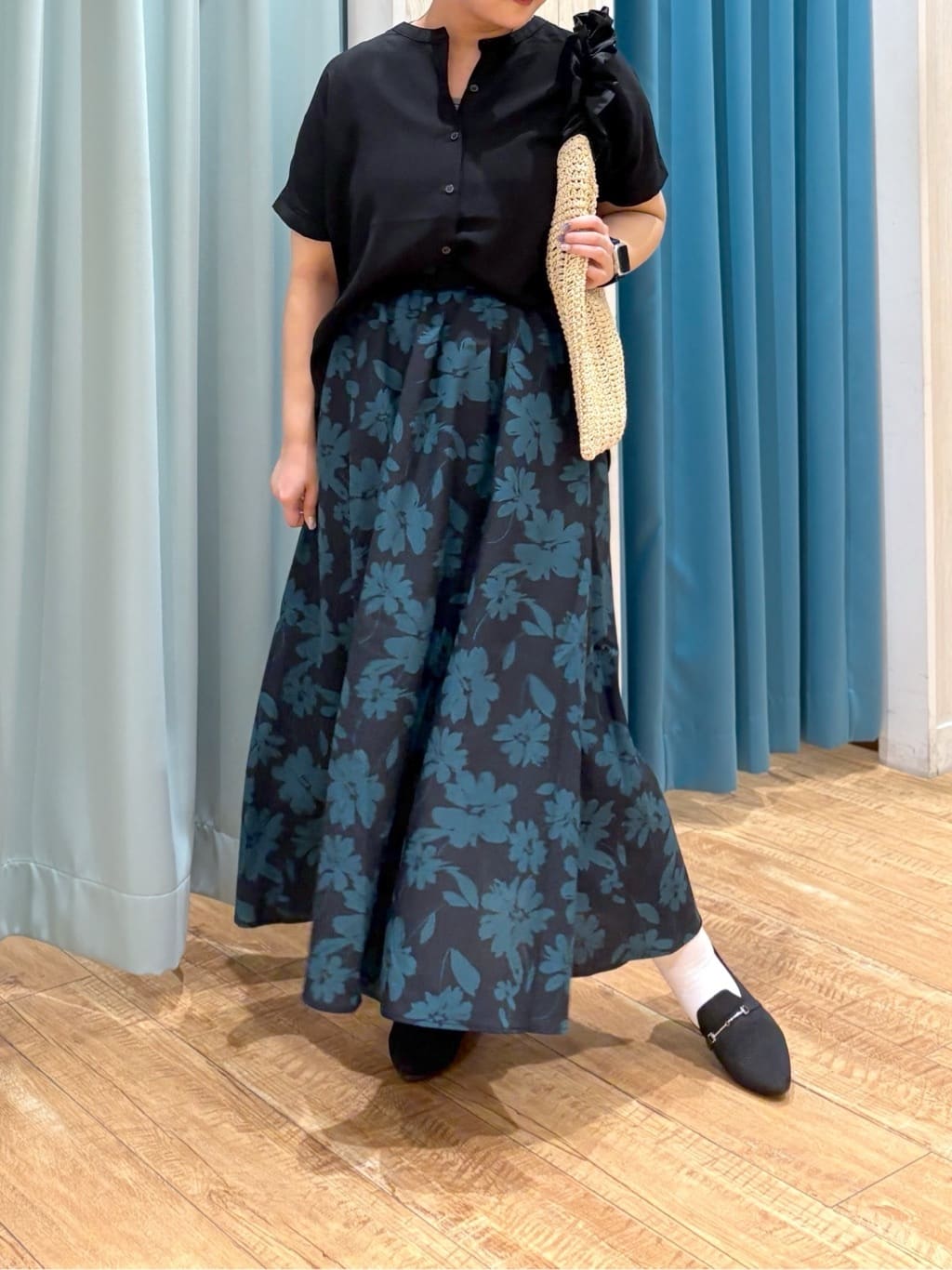 砂糖さんの「SHOO･LA･RUE｜【洗える/プチプラ】大人の抜け感をプラスする バンドカラーシャツ」を使ったコーディネート