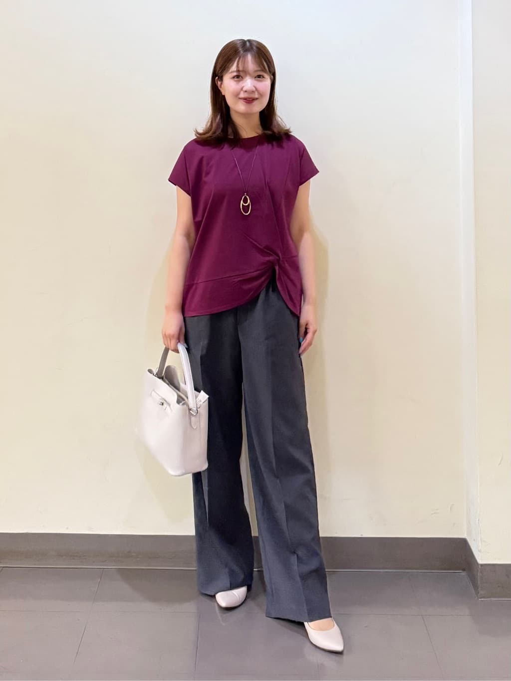 いくみさんの「UNTITLED｜【洗える/Tシャツ】ツイストプルオーバー」を使ったコーディネート