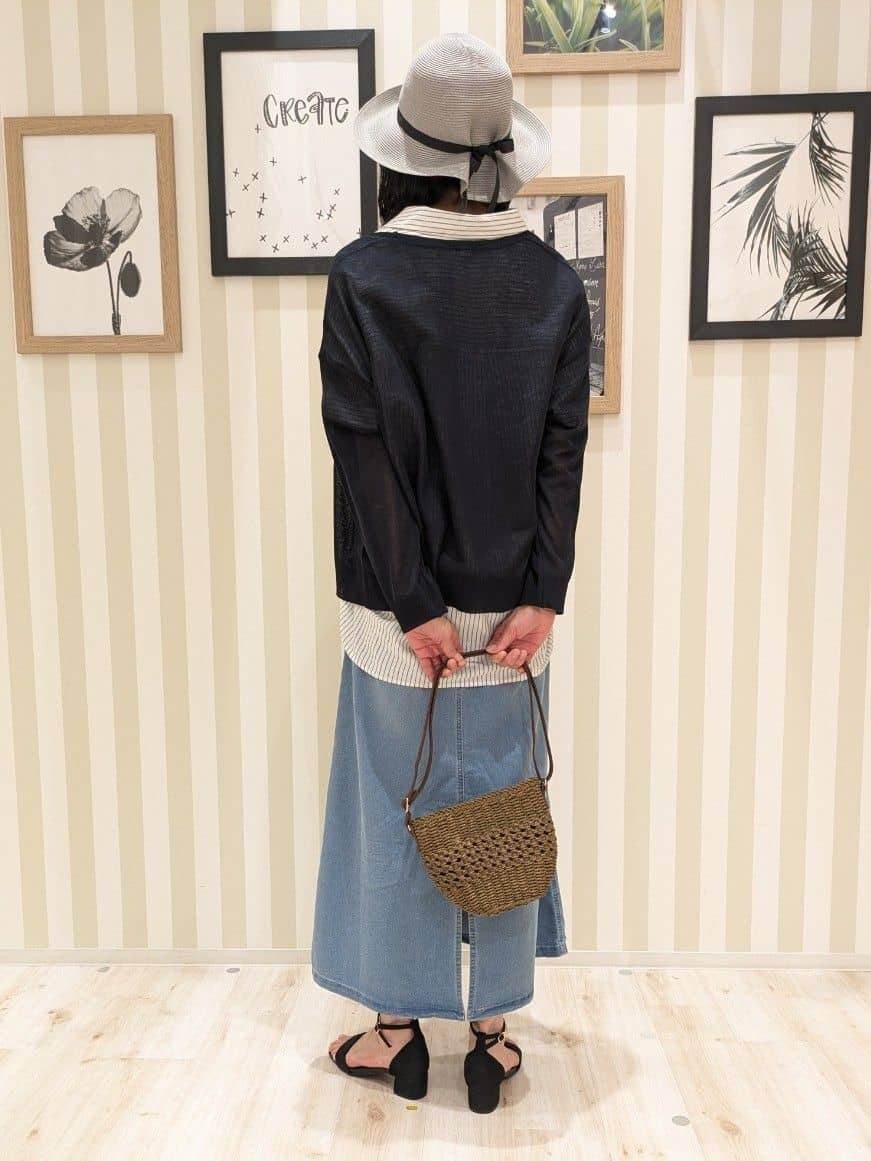 Mikiさんの「SHOO･LA･RUE｜【S-LL/UV/接触冷感/抗菌防臭】体型を自然にカバー フレンチリネンブレンド襟付ドルマンシャツ」を使ったコーディネート