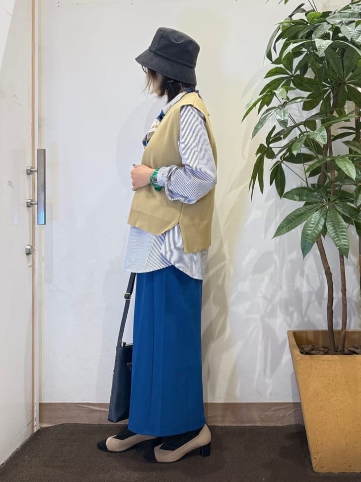 misakiさんの「SHOO･LA･RUE｜【洗濯後しわになりにくい】ポケット付き ナロースカート」を使ったコーディネート