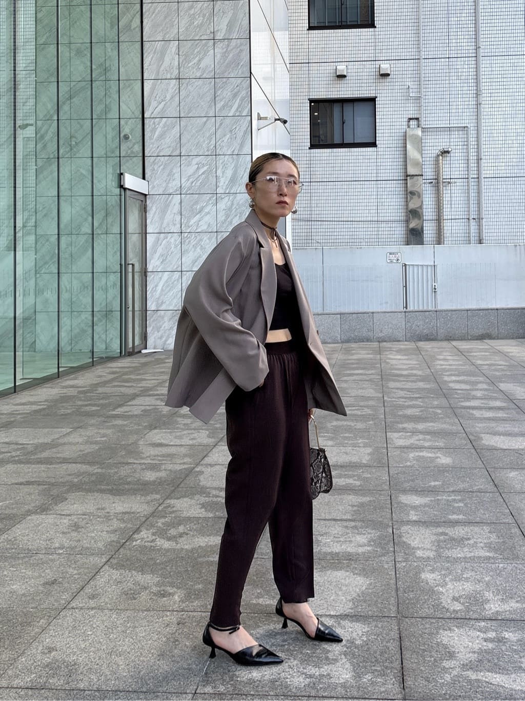 kotakiさんの「INDIVI｜Comfy SET UP｜イージーテーパードパンツ【セットアップ対応／通勤/カセット服】」を使ったコーディネート