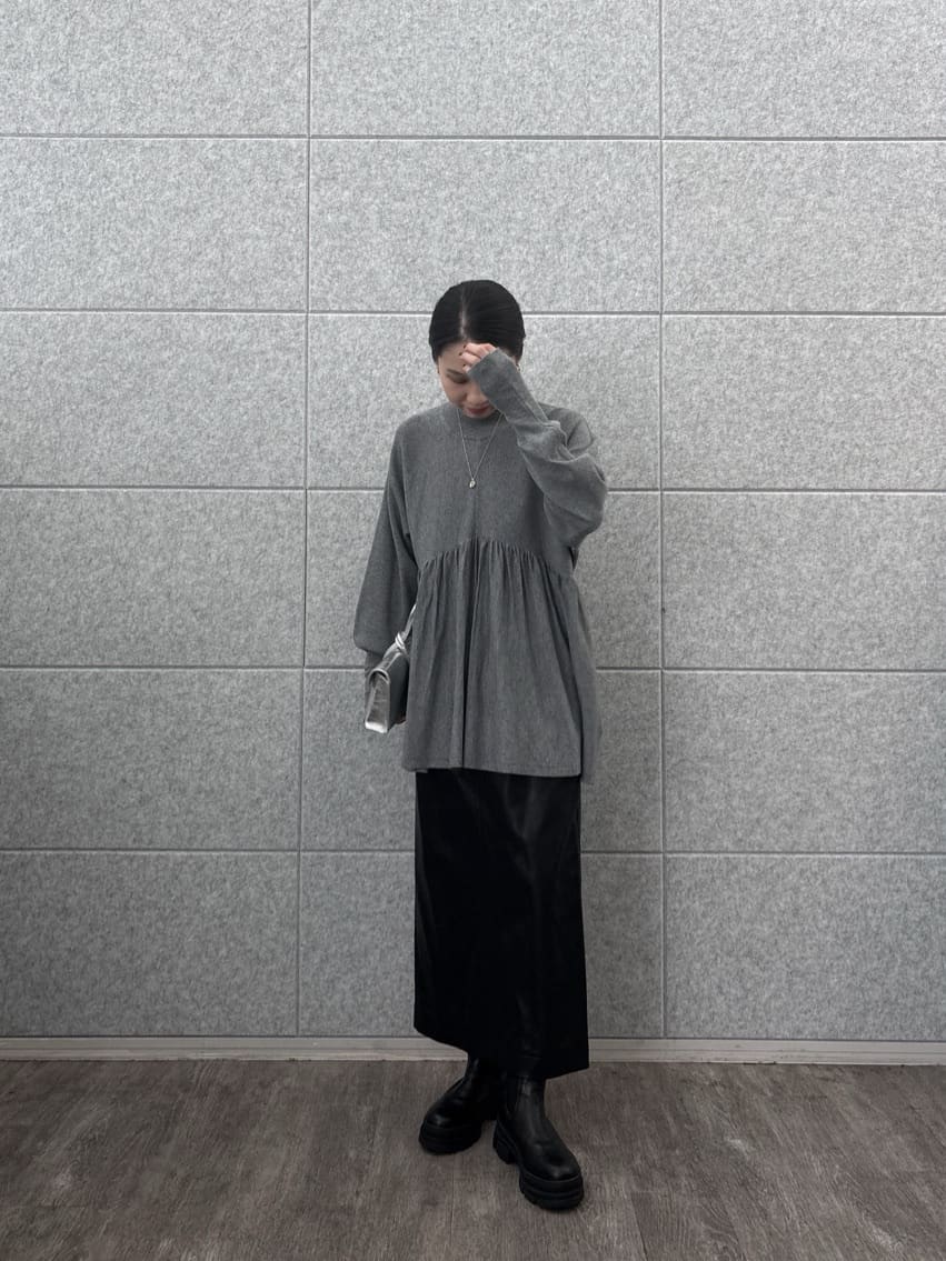 ひなさんの「INDIVI｜【再入荷】ペプラムハイネックニット」を使ったコーディネート