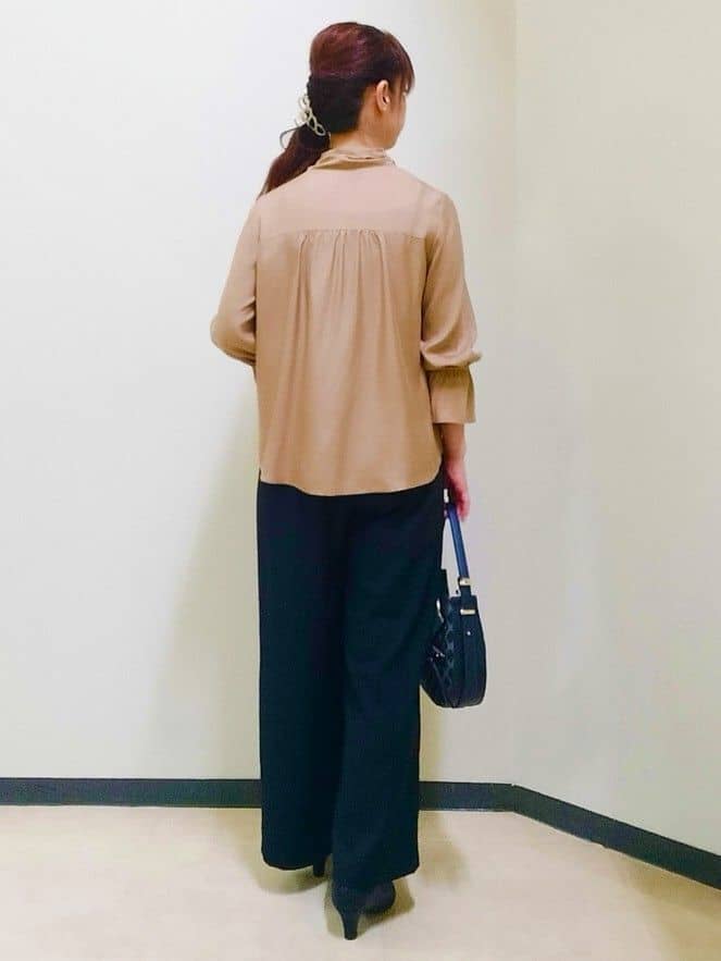 花さんの「Reflect｜【ウエスト総ゴム／セットアップ／単品使いOK◎】ベスト＋ストレートパンツセット」を使ったコーディネート