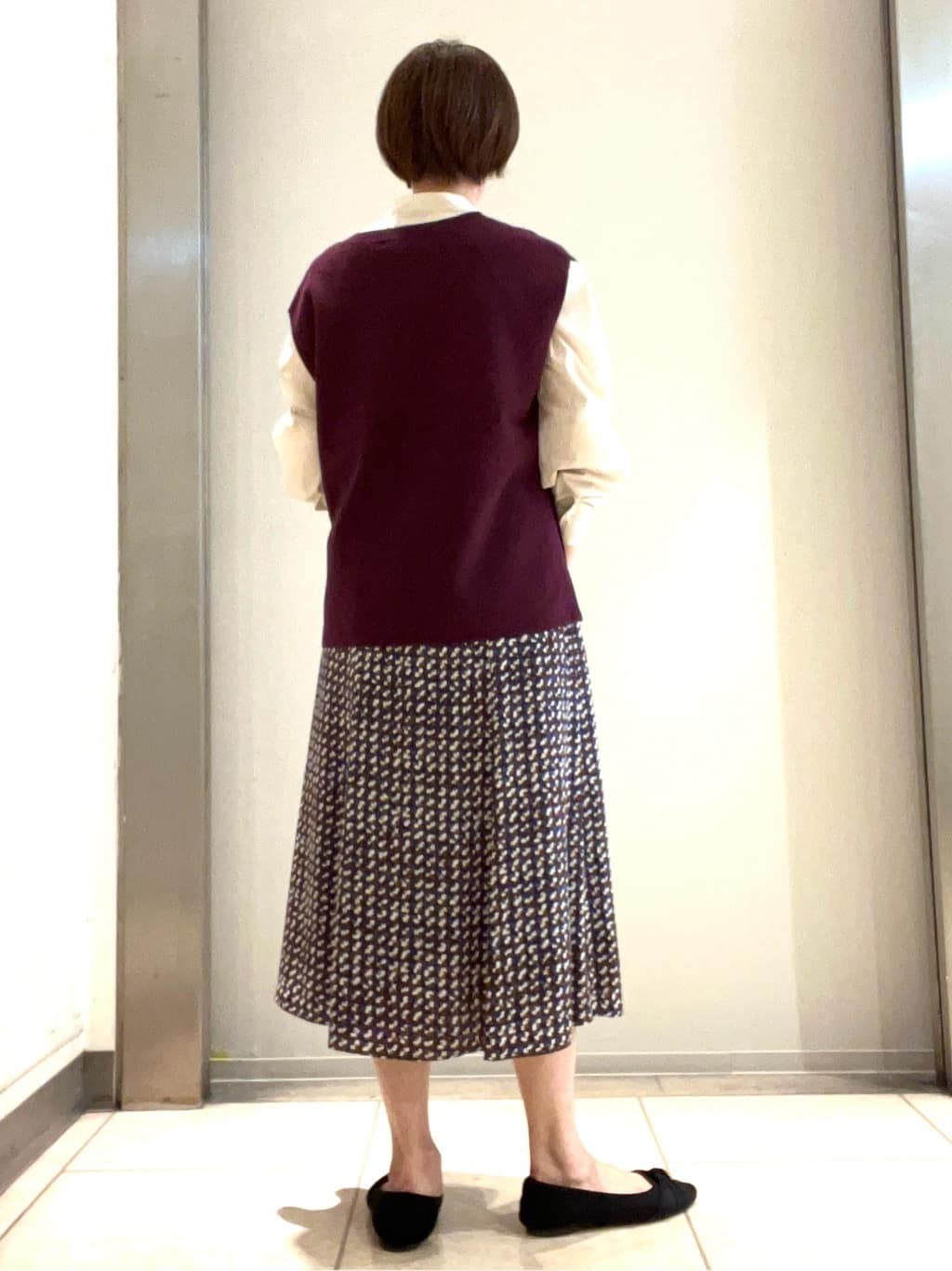 TOMOMIさんの「Reflect｜【さらっと一枚で決まる／重ね着にもおすすめ◎】タックスリーブシャツブラウス」を使ったコーディネート