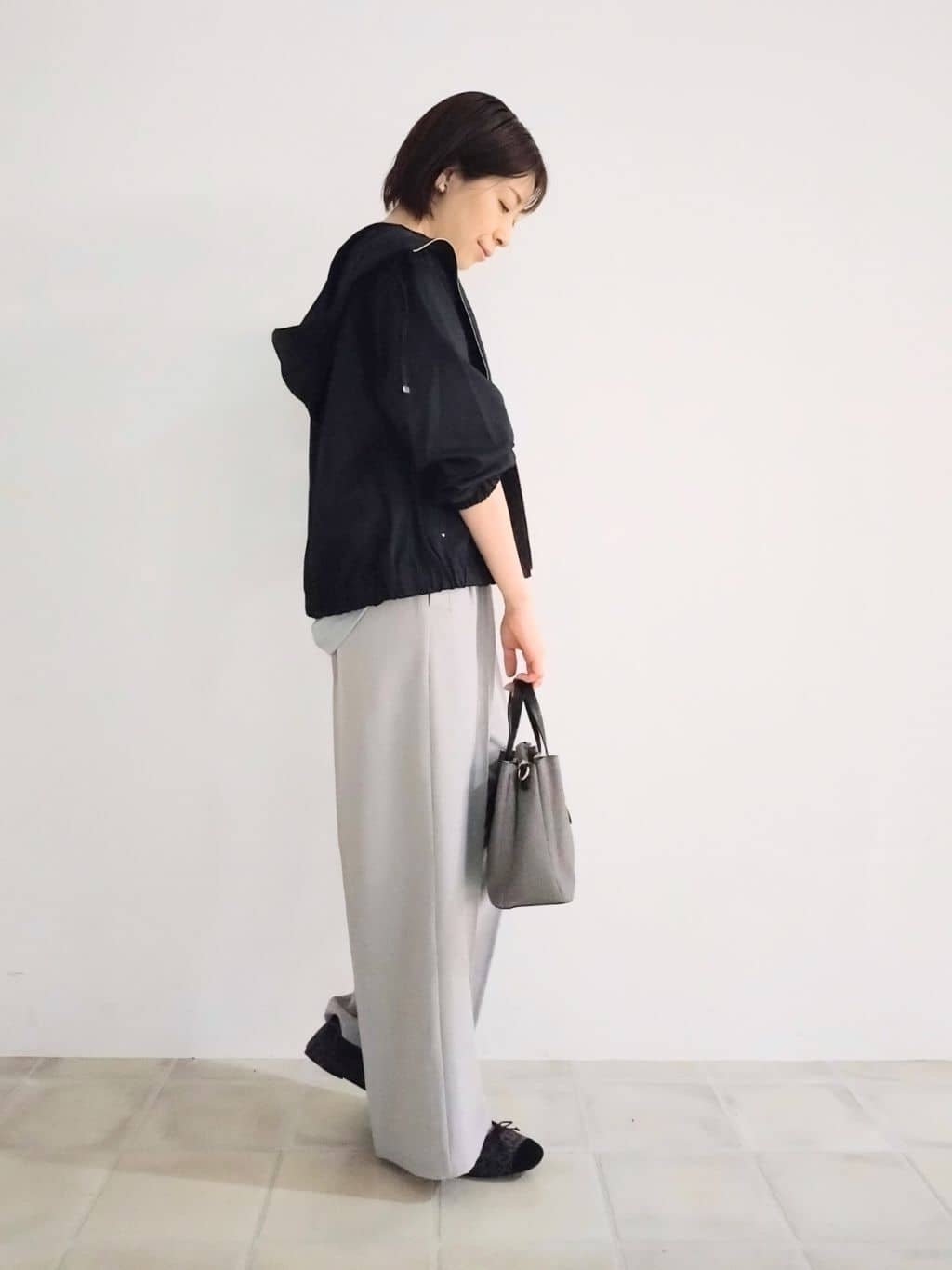 miomioさんの「SHOO･LA･RUE｜【洗える】お袖のタックがアクセント インせず着られる さらさらドルマントップス」を使ったコーディネート