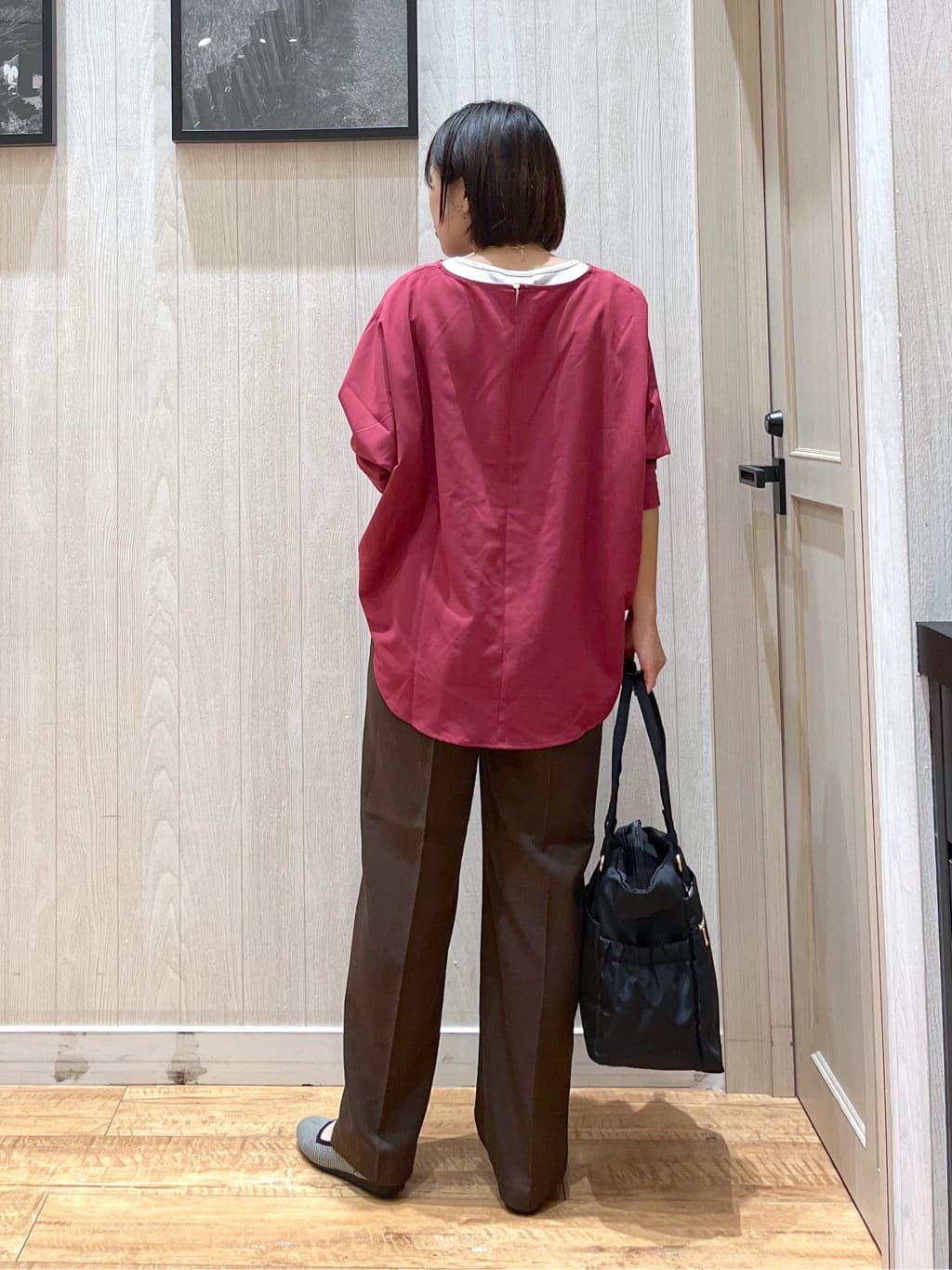 shirayuuuさんの「SHOO･LA･RUE｜【高レビュー/洗濯後しわになりにくい】1枚でサマ見え 8分袖ドルマンブラウス」を使ったコーディネート