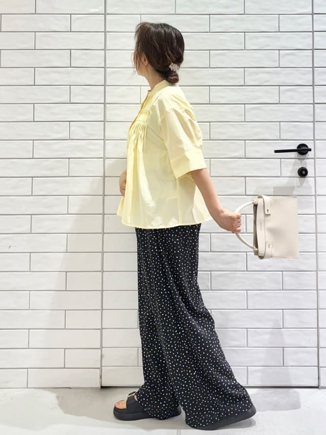 yさんの「OPAQUE.CLIP｜ピンタックフレアシャツ【洗濯機洗い可】」を使ったコーディネート