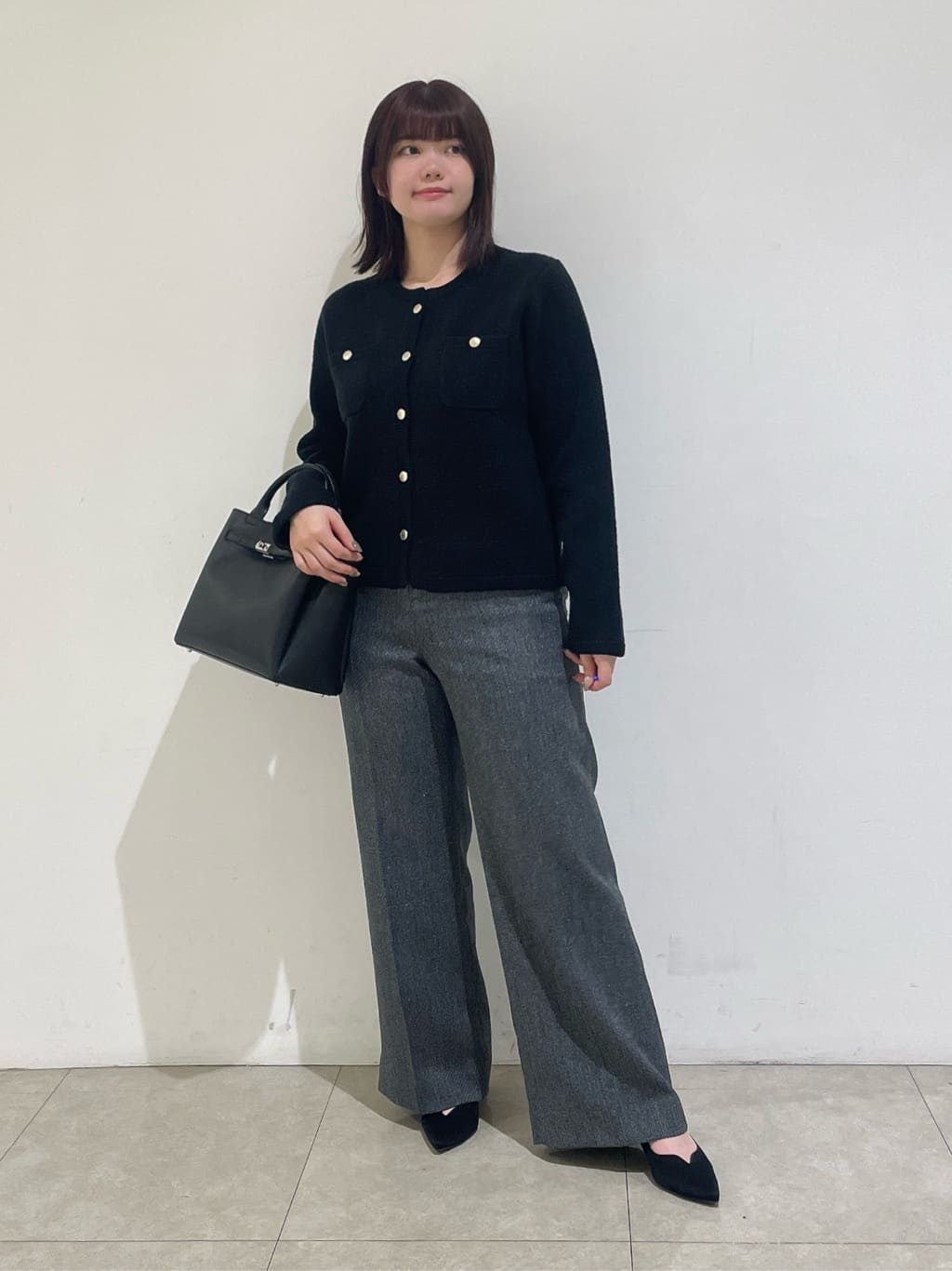 emikaさんの「INDIVI｜【ミニブークレ素材】ジャケットライクカーディガン」を使ったコーディネート