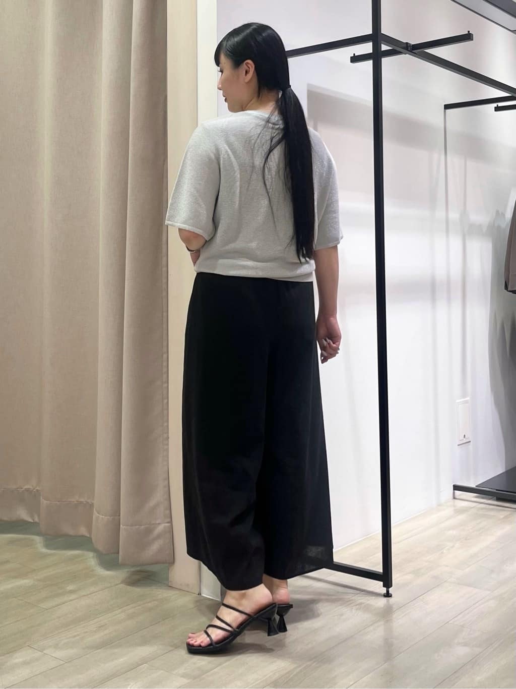 hasuさんの「INDIVI｜【洗える／清涼感◎】ワイドフレアパンツ／スカーチョ」を使ったコーディネート