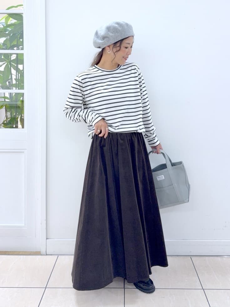 Osawaさんの「Dessin｜【選べる首元デザイン/洗える】クルーネックロングTシャツ」を使ったコーディネート