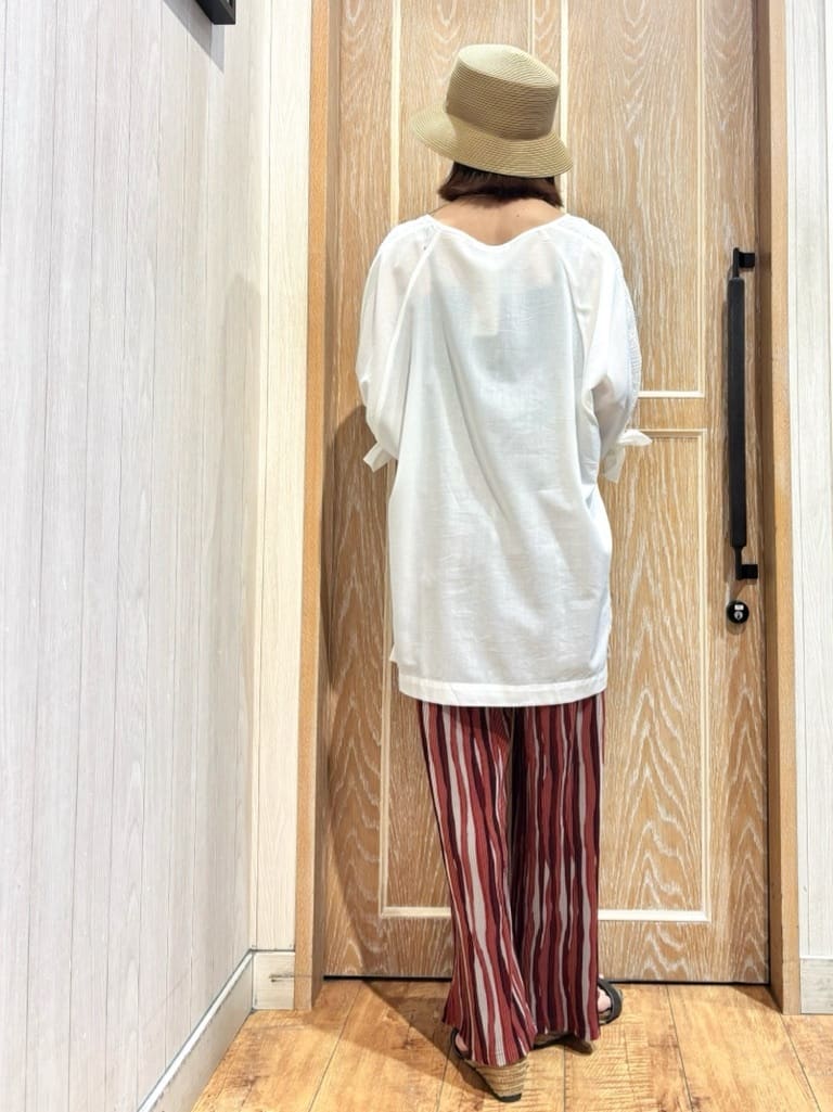 meiさんの「SHOO･LA･RUE｜【S-LL】お袖デザインが華やか はしごレースチュニック」を使ったコーディネート