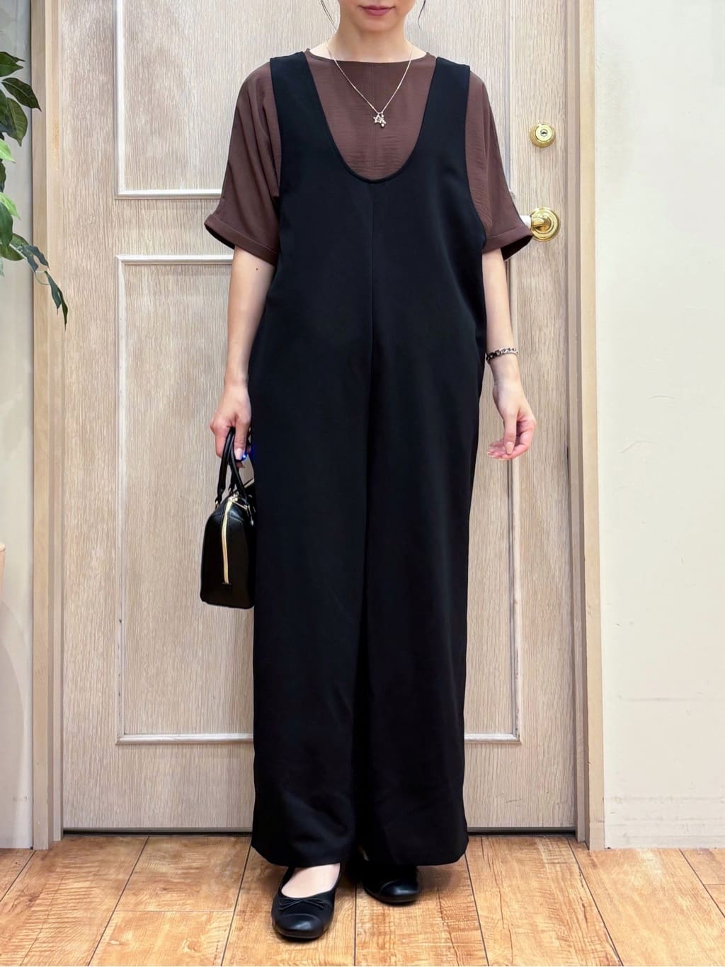 なみさんの「SHOO･LA･RUE｜【前後2WAY/洗える】さらっと着られるサロペット」を使ったコーディネート
