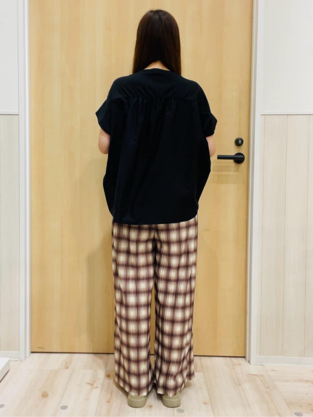 minamiさんの「SHOO･LA･RUE｜【S-LL】インせず着られる 異素材使い デザイントップス」を使ったコーディネート