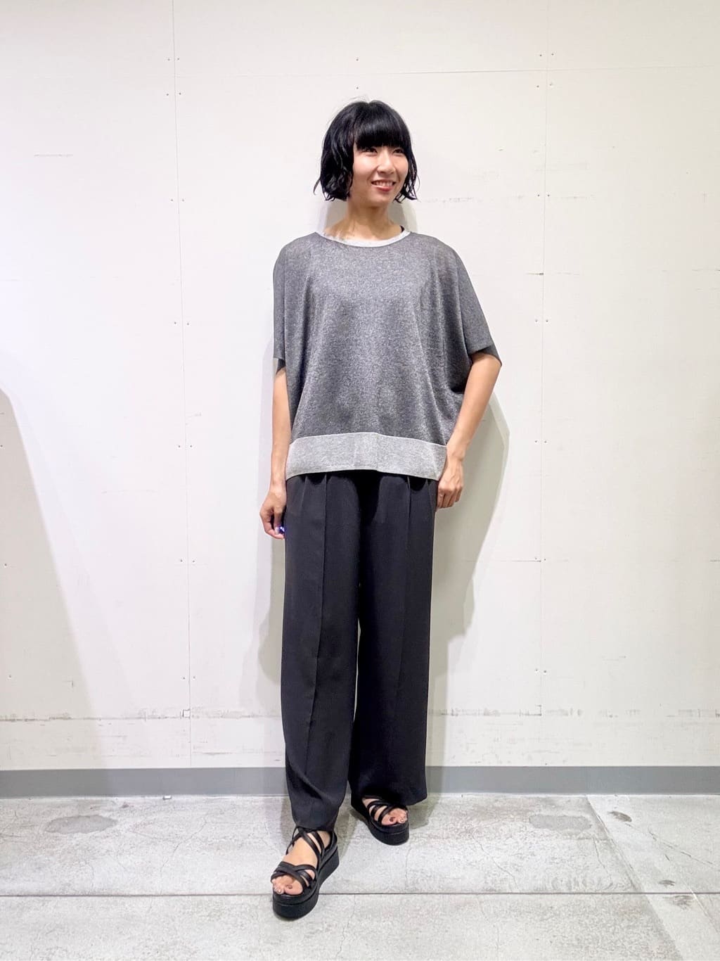 naoさんの「INDIVI｜【程よいシアー素材/洗える】バイカラーラメカーディガン」を使ったコーディネート