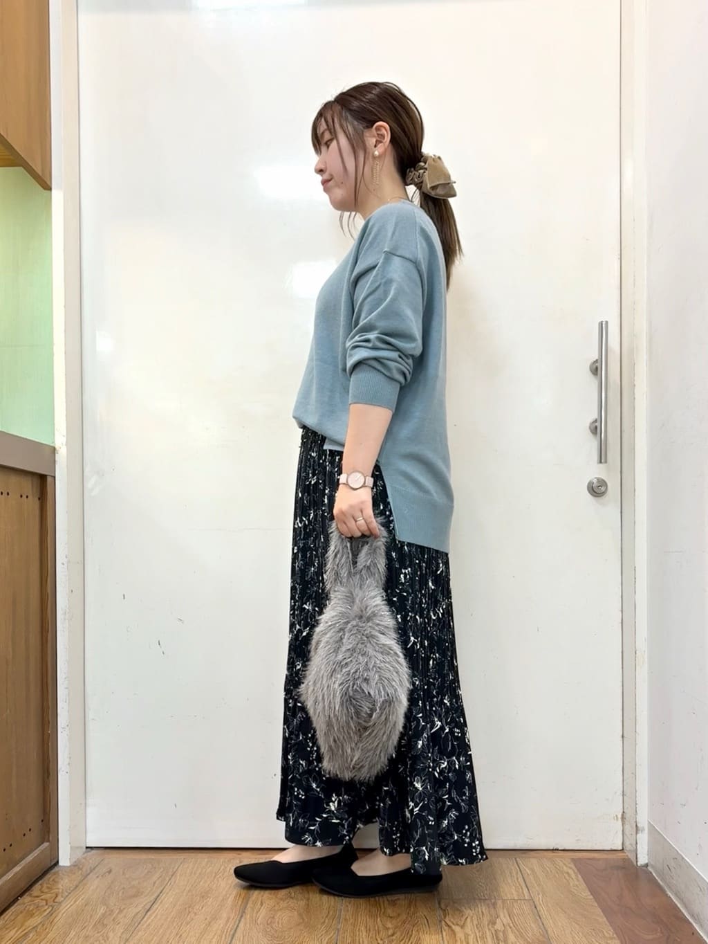 だいわさんの「SHOO･LA･RUE｜ラメ入りファートートバッグ」を使ったコーディネート