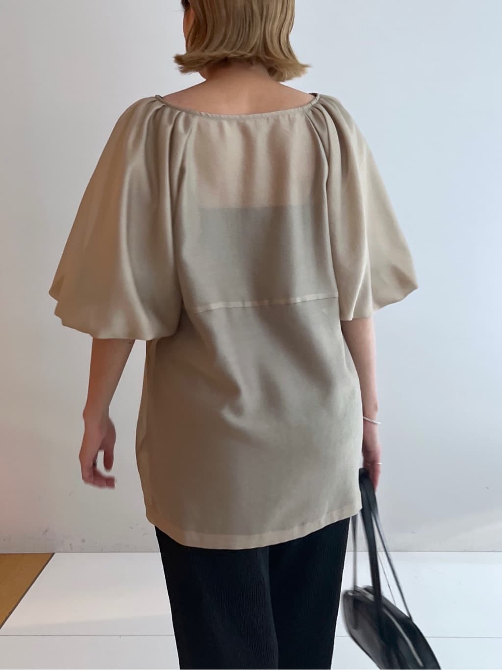 Harukaさんの「INDIVI｜ボリュームスリーブブラウス」を使ったコーディネート