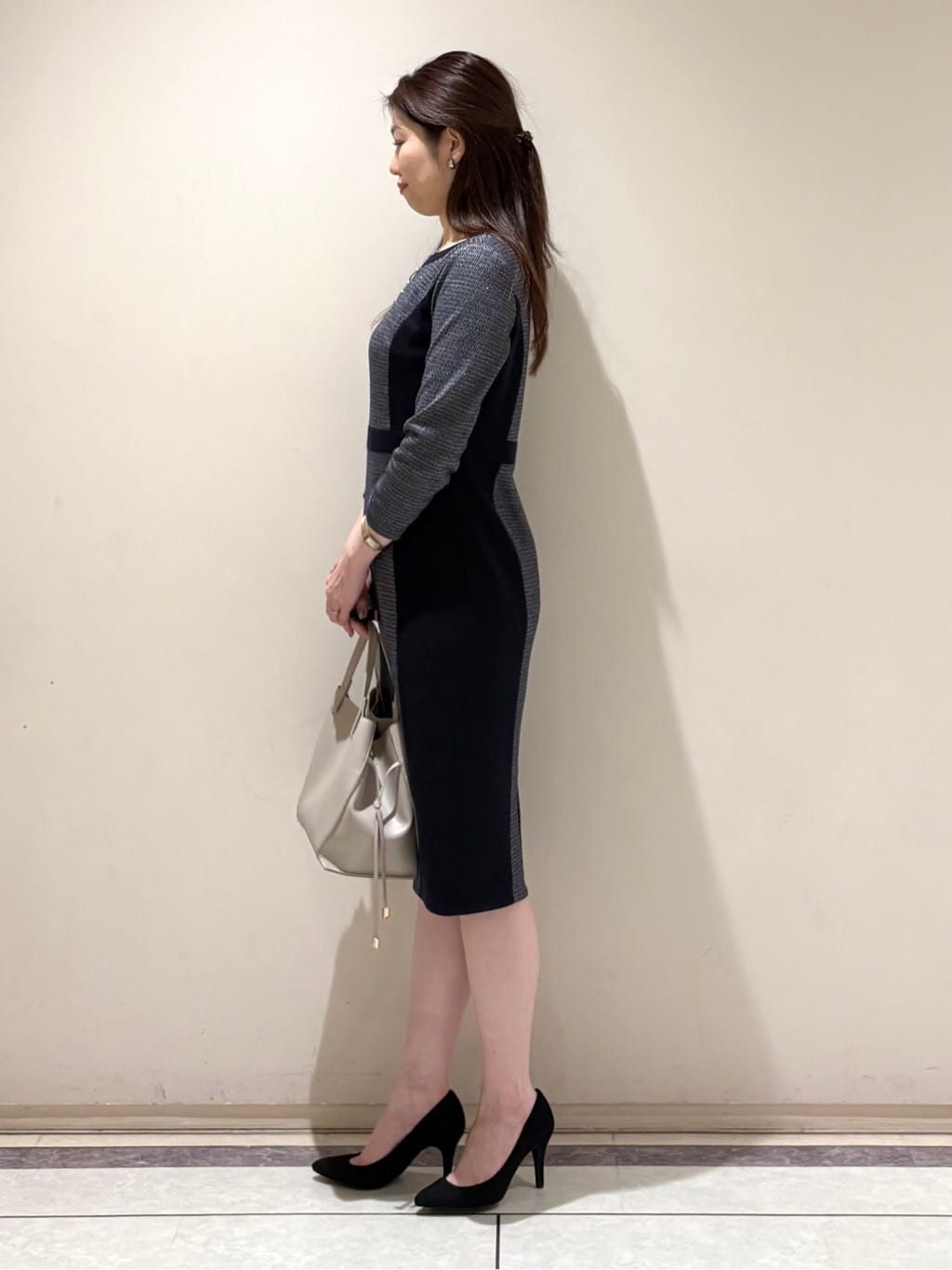sakiさんの「COUP DE CHANCE｜◆【日本製／ラメ混】ジャージ素材タイトシルエットワンピース」を使ったコーディネート