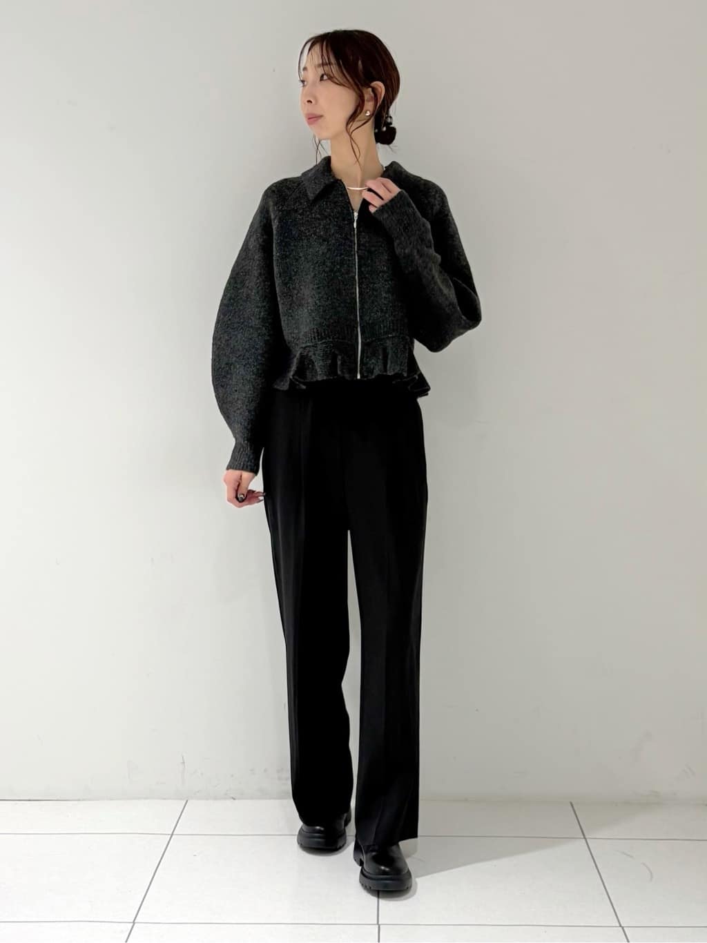 shioriさんの「INDIVI｜Comfy SET UP｜イージーストレートワイドパンツ【セットアップ対応／通勤/カセット服】」を使ったコーディネート