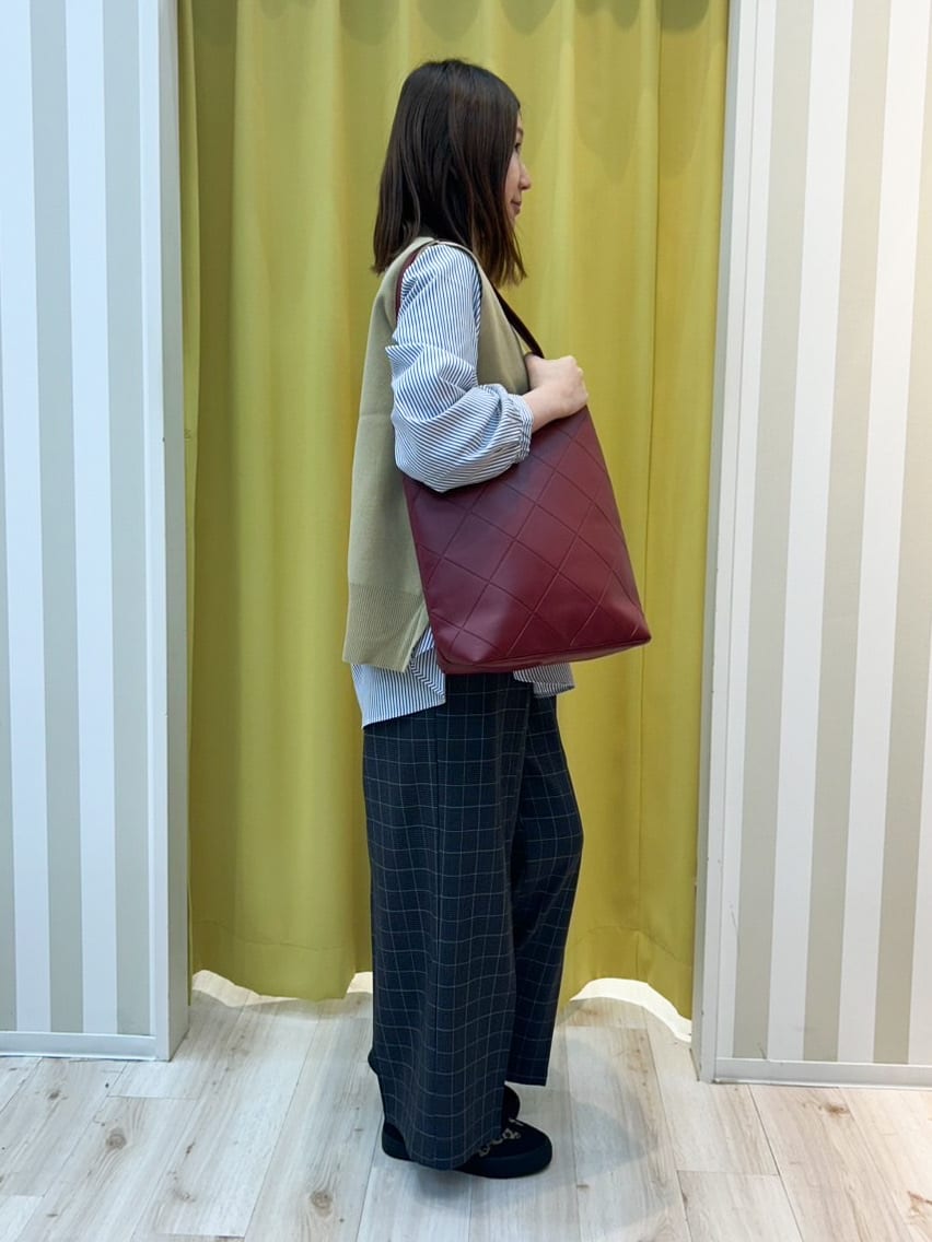 shioriさんの「SHOO･LA･RUE｜【S-LL/2点セット】着回し自在 ニットベスト＋フレアブラウス」を使ったコーディネート