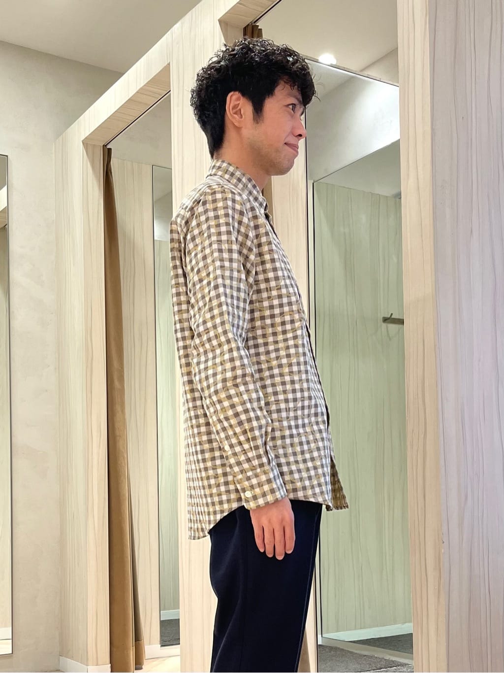 URAさんの「TAKEO KIKUCHI｜アンチピリング ジップアップ ニット」を使ったコーディネート