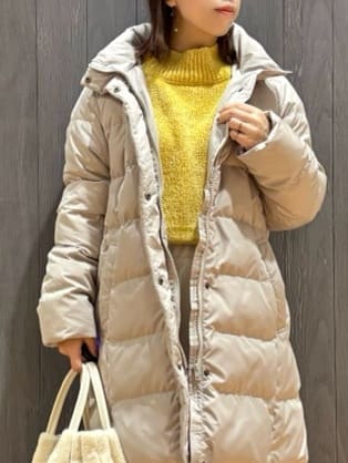 meiさんの「SHOO･LA･RUE｜【洗濯機可/撥水】フェイクファーフード ロングダウン」を使ったコーディネート